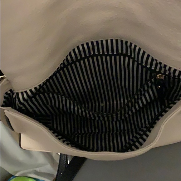 Authentic Kate Spade cross body purse - Picture 5 of 7